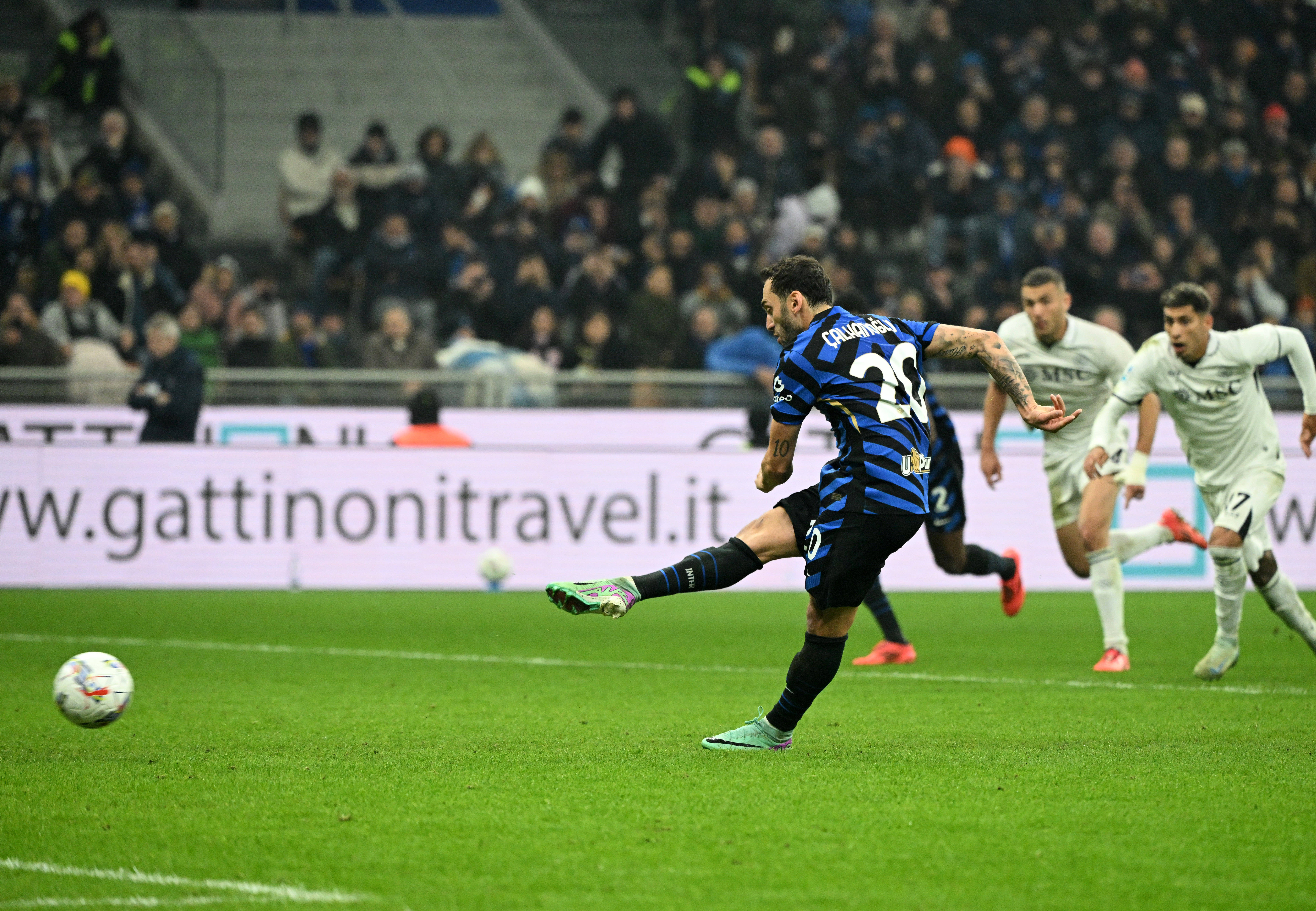 AC Milan-意甲比赛中裁判争议引发热议