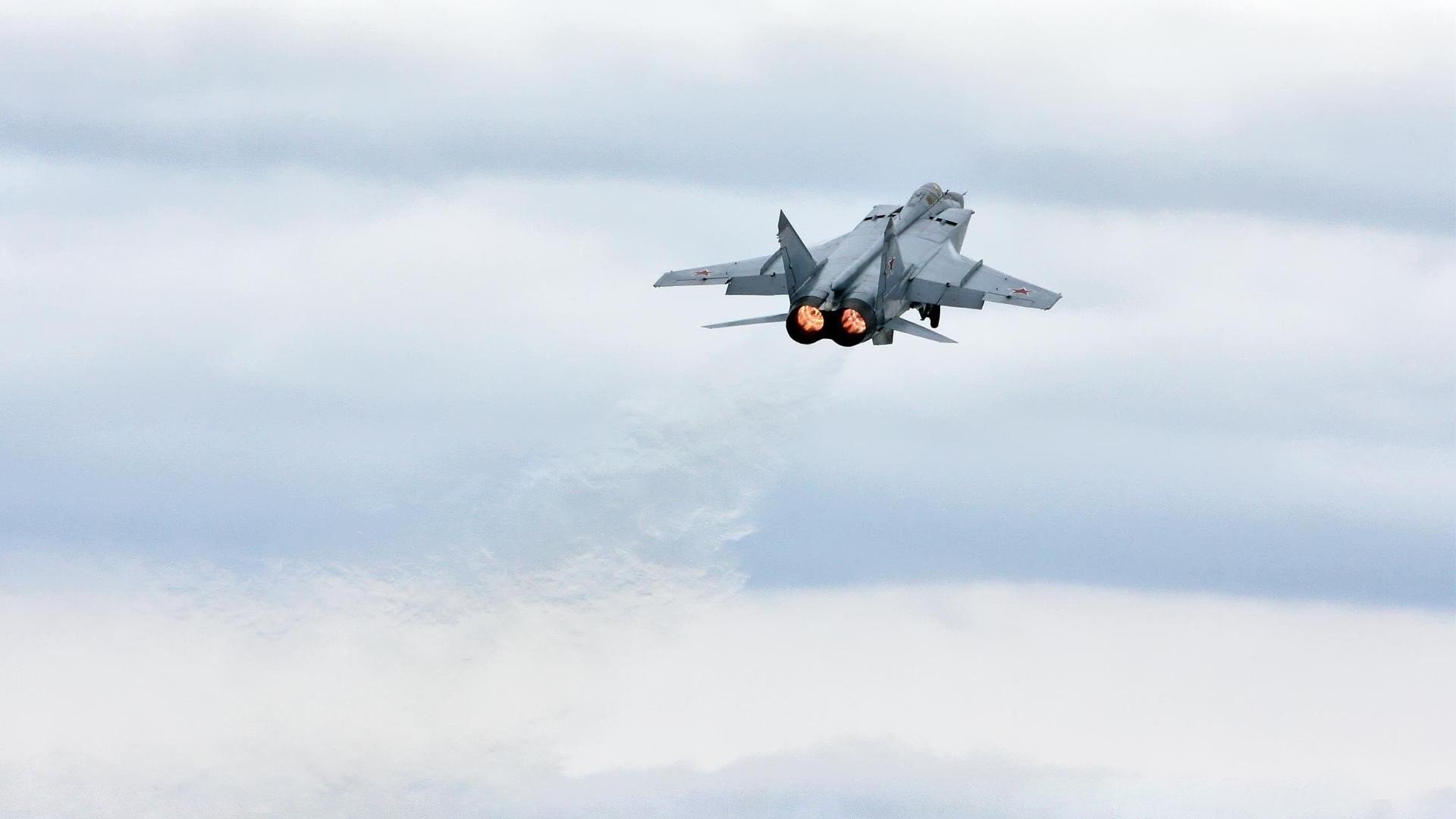 米兰体育官网-上海申花客场表现出色，成功击败对手，上海申花集锦